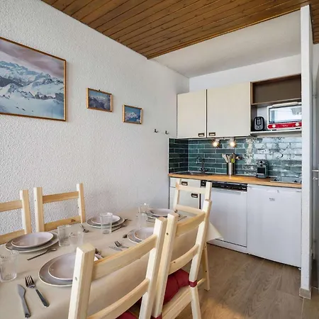 Апартаменты Ski-in Chalet-style View Flat - Les Eterlous