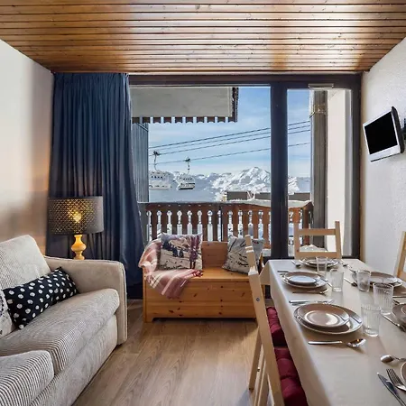 Ski-in Chalet-style View Flat *